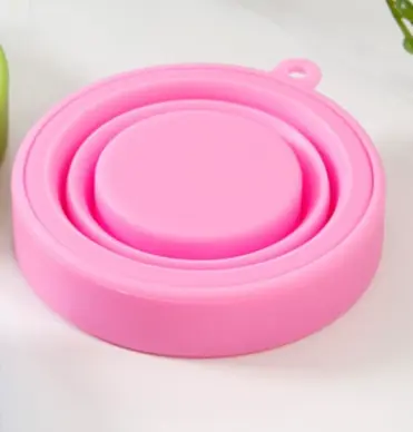 Silikonowy kubek składany z pokrywką różowy